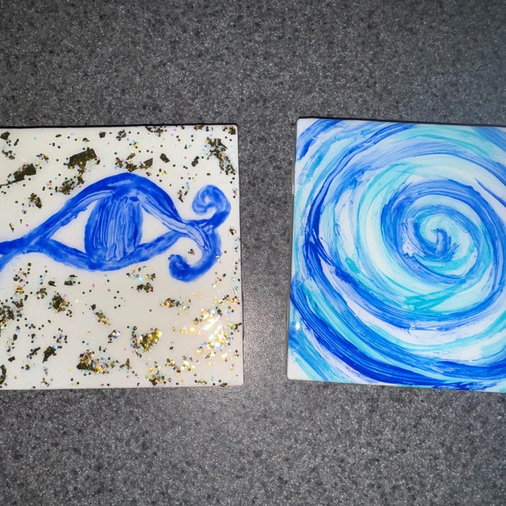 Ceramic coasters coated with epoxy resin